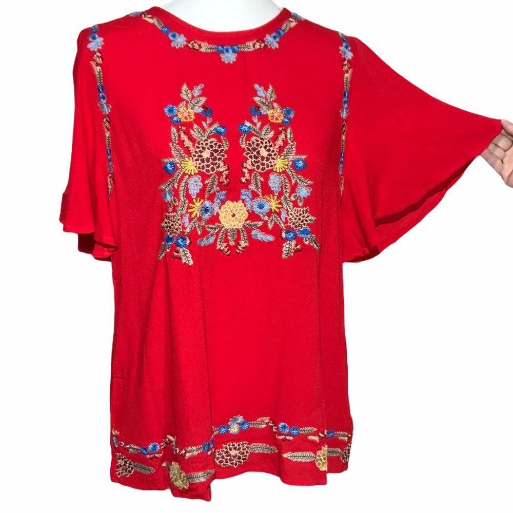Entro Embroidered Short Sleeve Flared Sleeve Top L